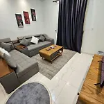 Dhb Stays Comfortable 1Br Downtown Apartment 86